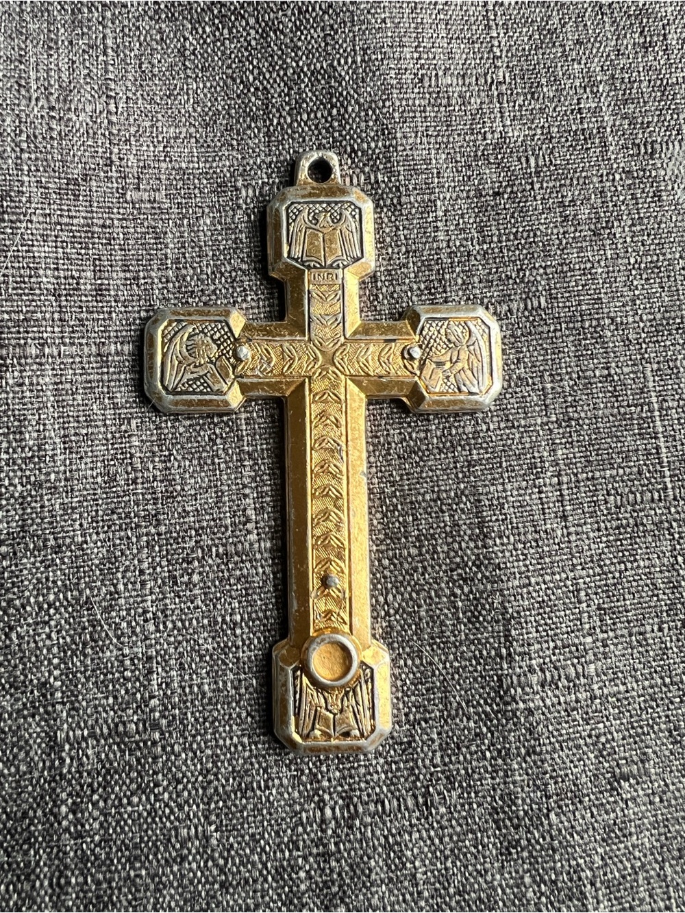 Via Crucis (Stations of the Cross) crucifix pendant